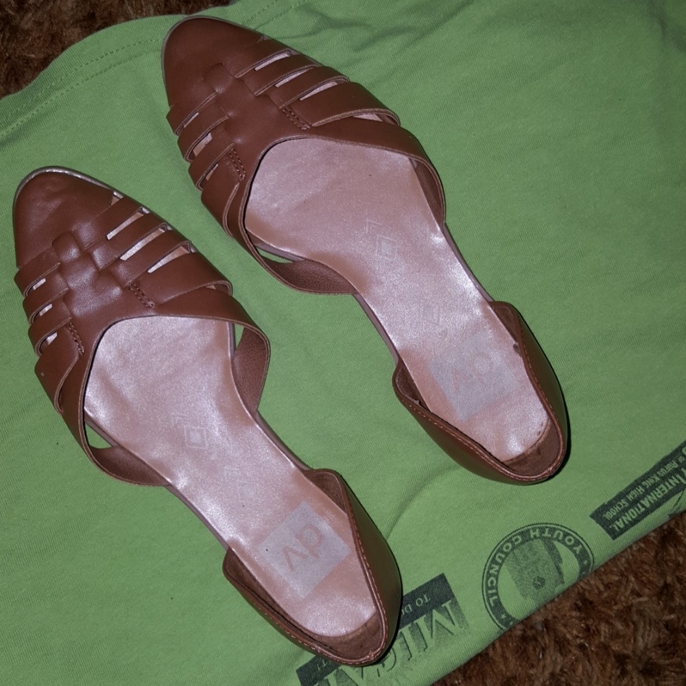 Dolche Vita Tan Flats